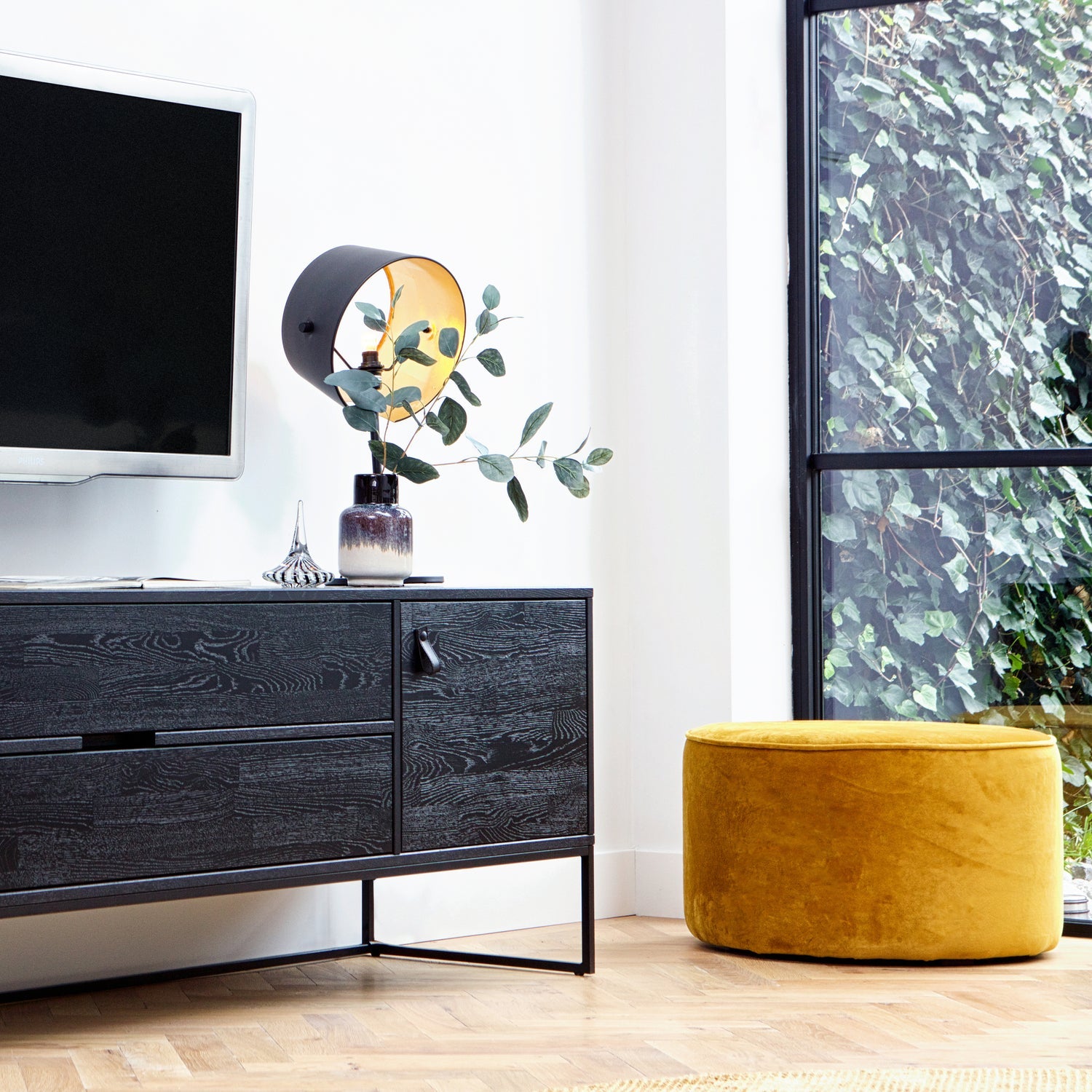 SARA RUNDER HOCKER NIEDRIG SAMT OCKER