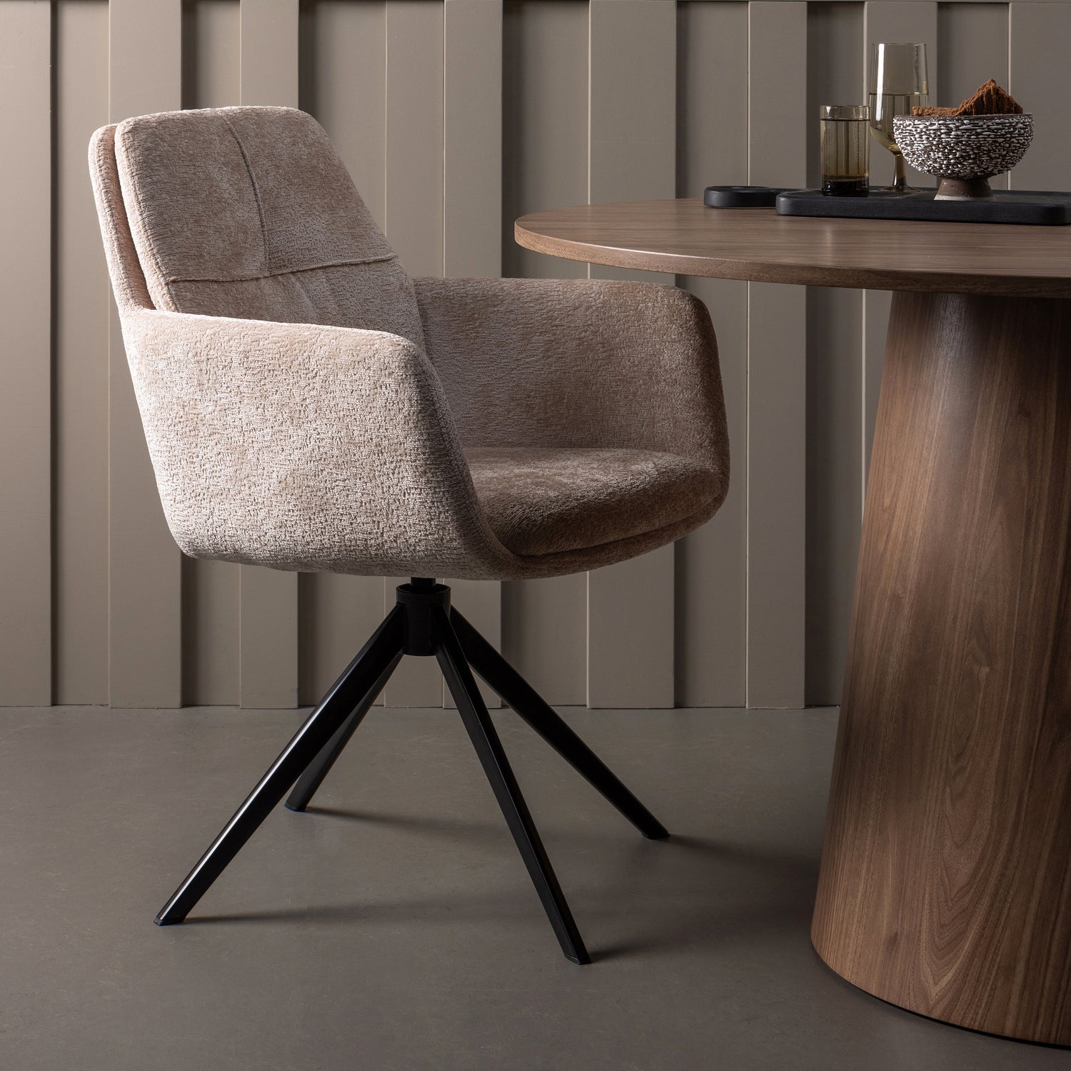 MAAN ESSTISCH RUND MDF WALNUSS O120CM