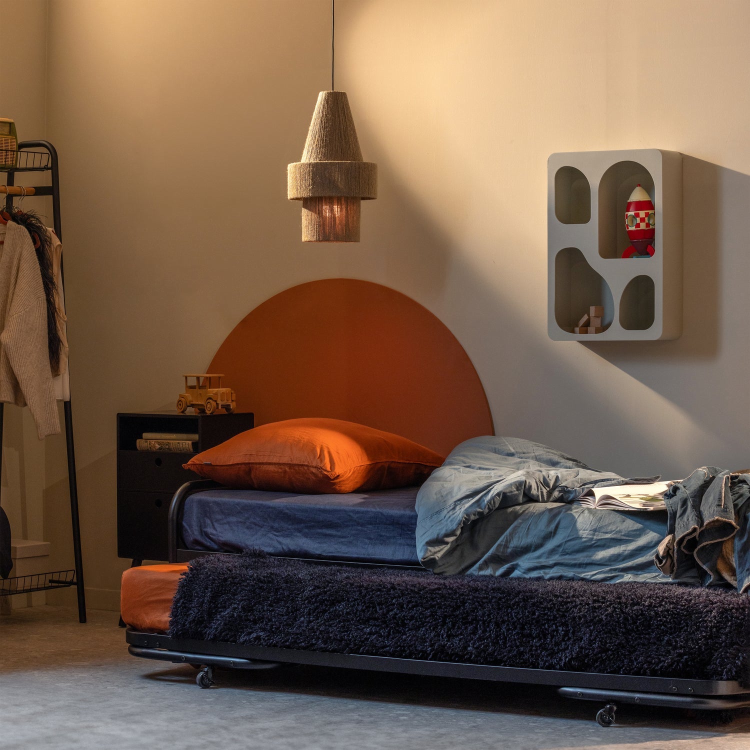 LUCY EINZELROLLBET METALL SCHWARZ 90x200CM