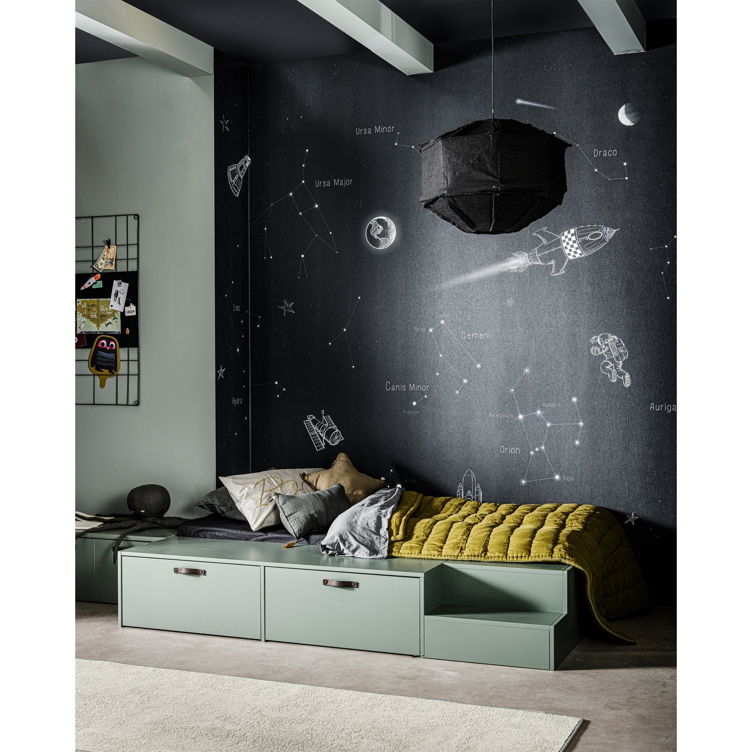 Grünes Massivholzbett STAGE mit Stauraum – 80x200 cm