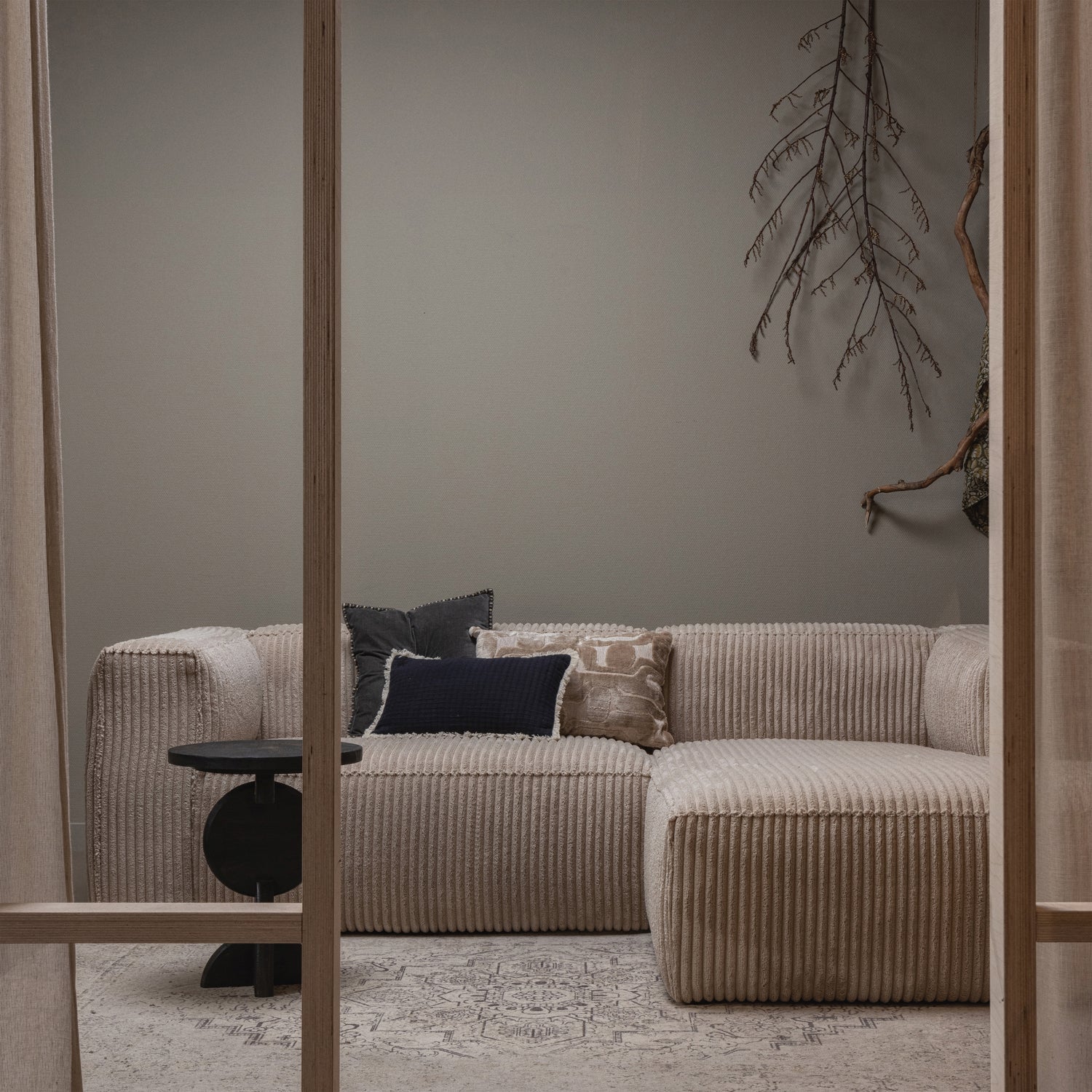 BEAN CHAISE LONGUE RECHTS SCHWER RIBCORD TRAVERTIN