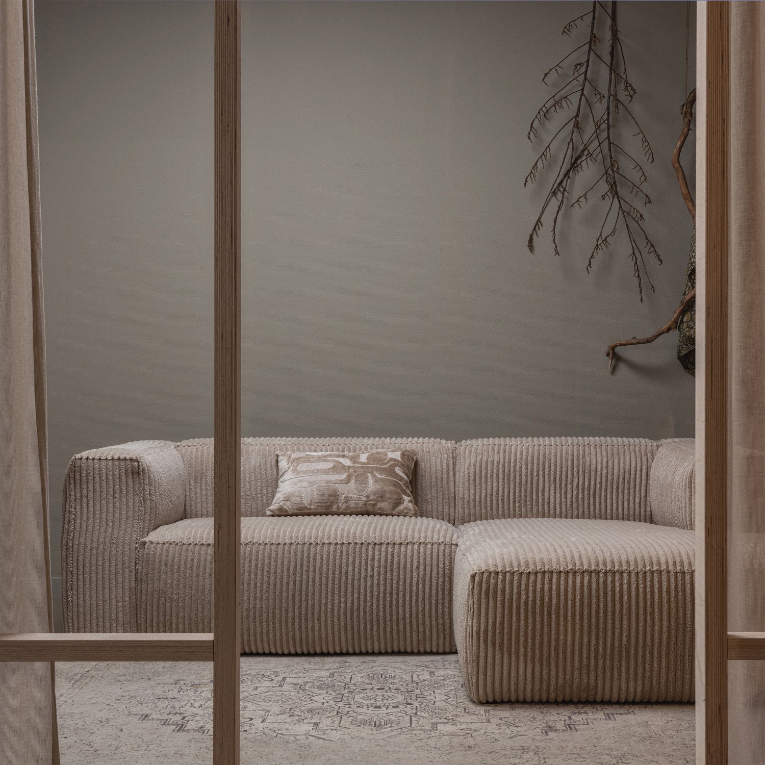 BEAN CHAISE LONGUE RECHTS SCHWER RIBCORD TRAVERTIN