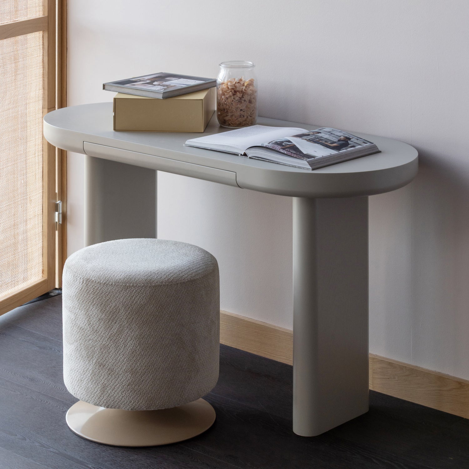 ISLEN HOCKER MIT DREHFUSS BOUCLE BEIGE