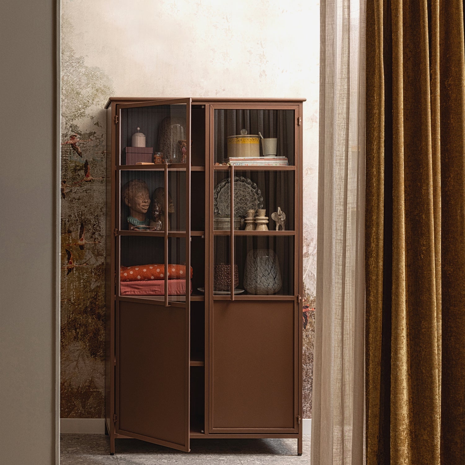 EXHIBIT VITRINE SCHRANK METALL TAN