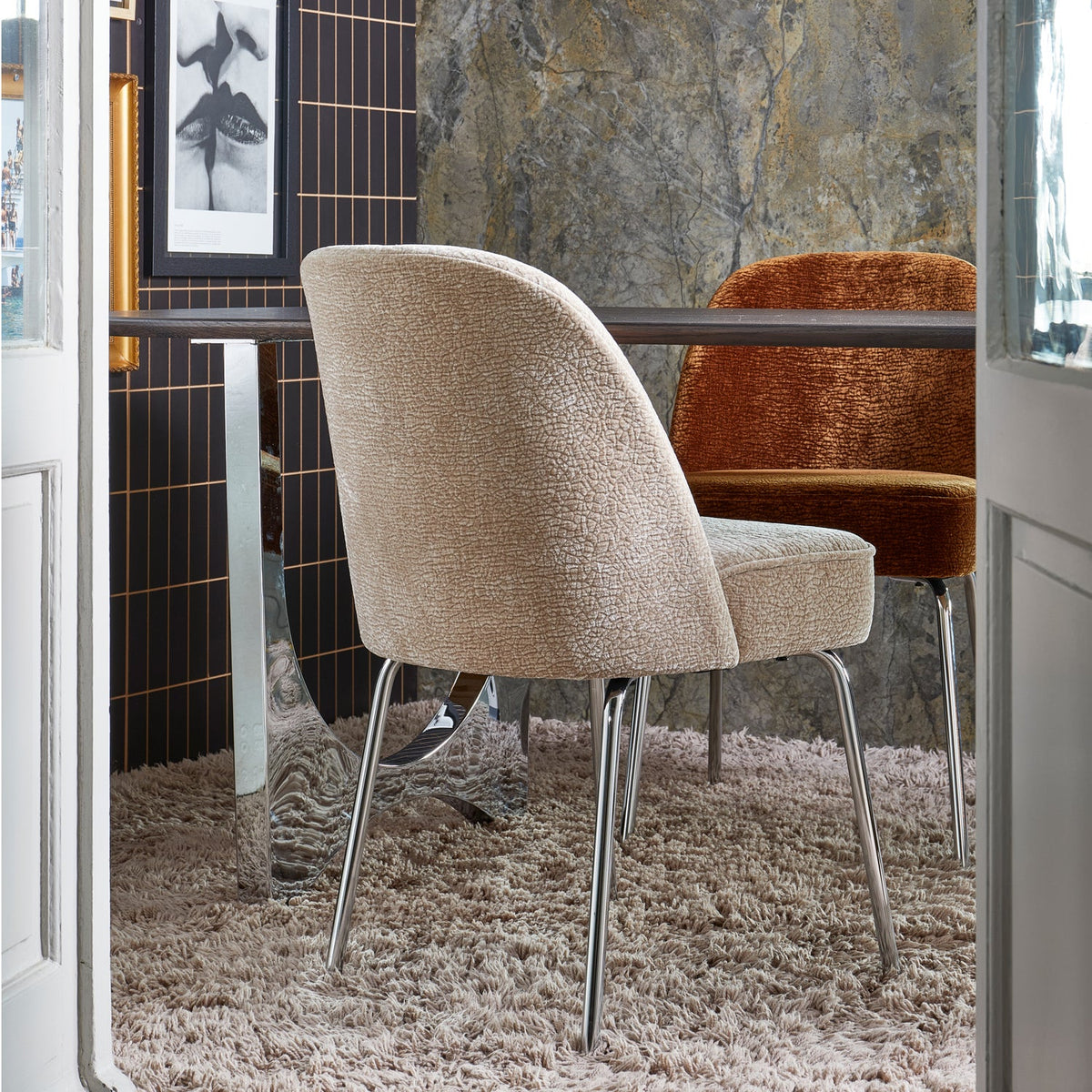 VOGUE ESSZIMMERSTUHL 3D CHENILLE SAND CHROM LEG