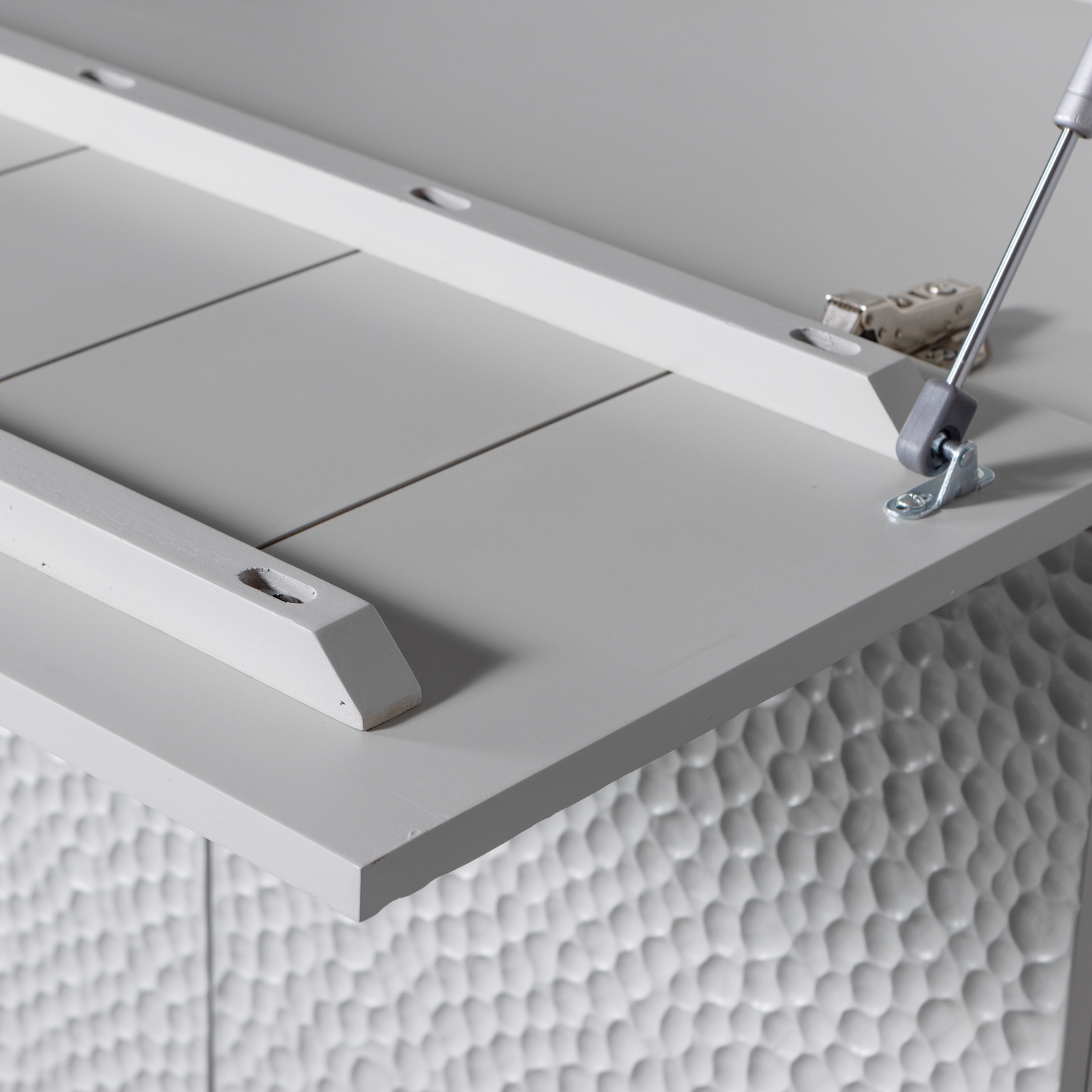CARVED ORGANIC BAR SCHRANK NEBEL