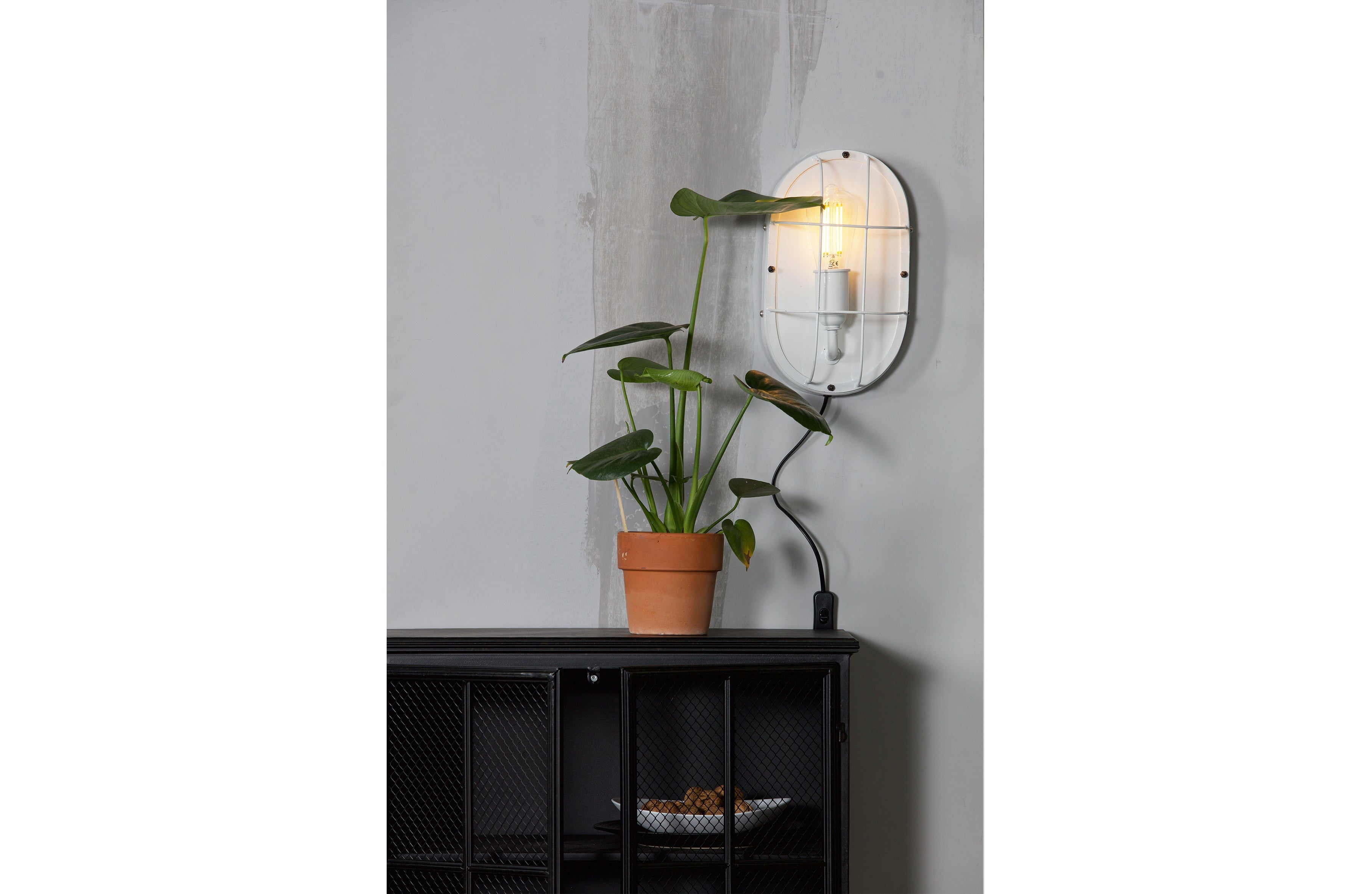 Wand Lampe GABBER aus Metall in Schwarz oder Weiß Lampe WOOOD