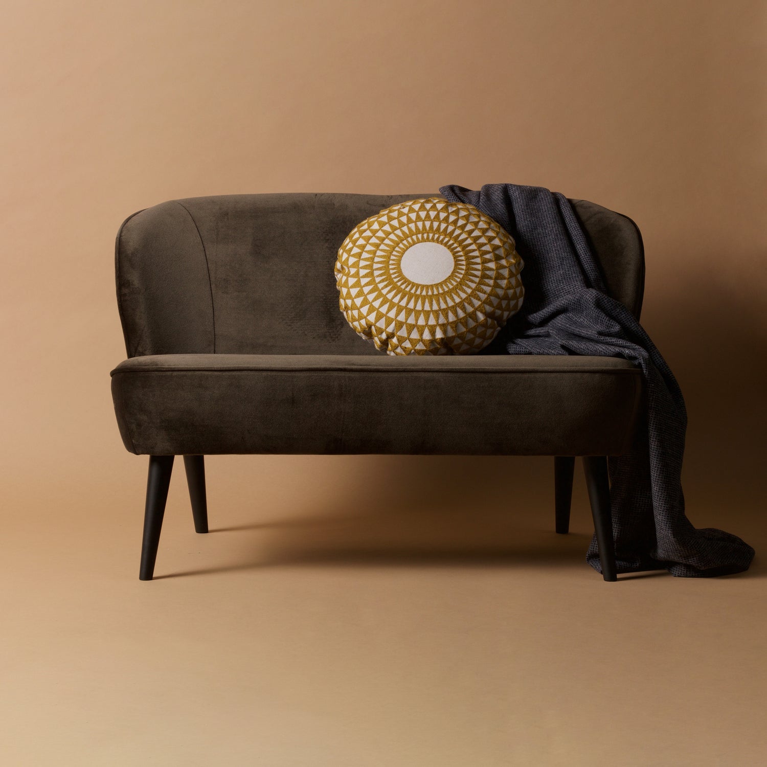 SARA KLEINES SOFA SAMT WARMEN GRUN