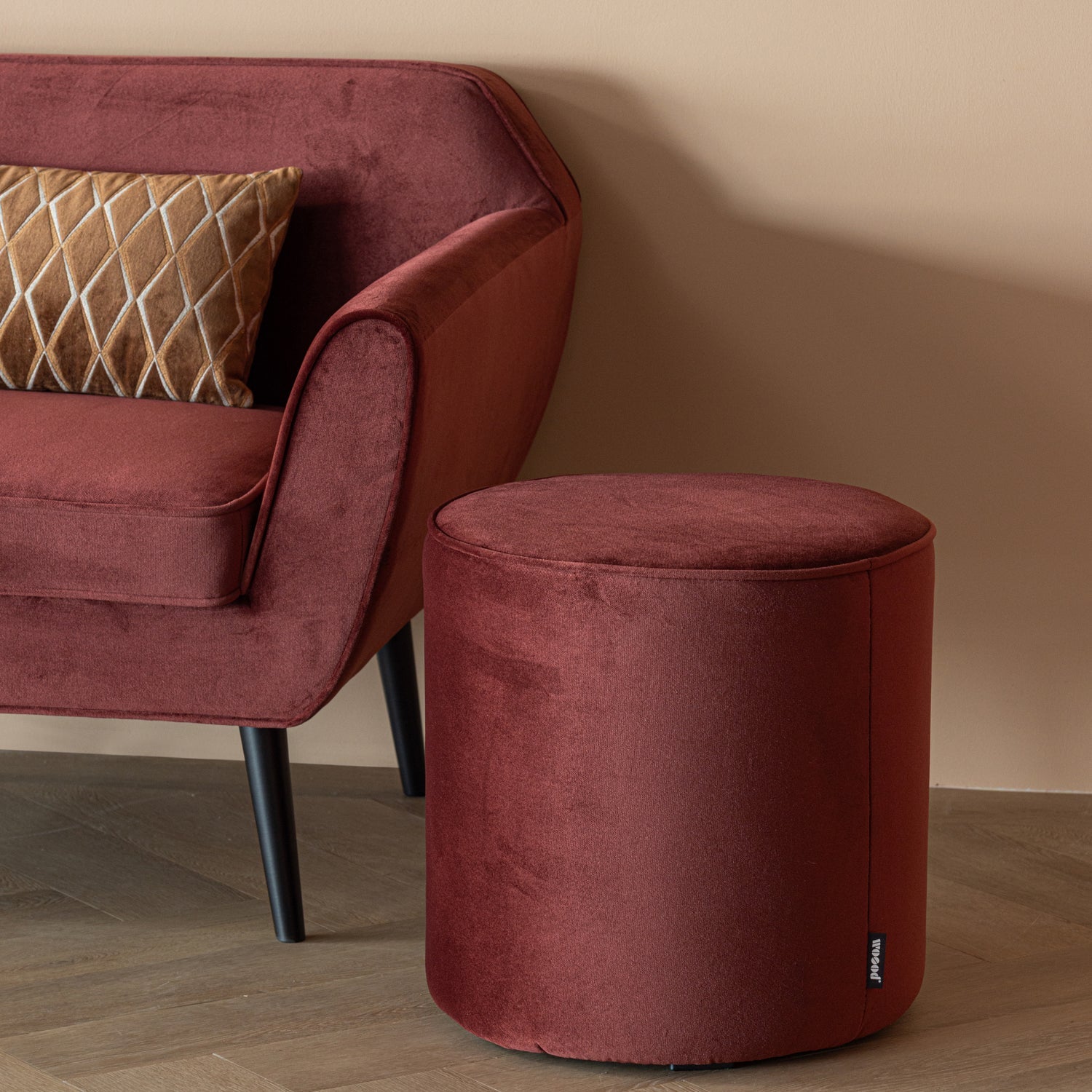 SARA HOCKER HOCH 46xO46 CM SAMT BORDEAUXROT [fsc]