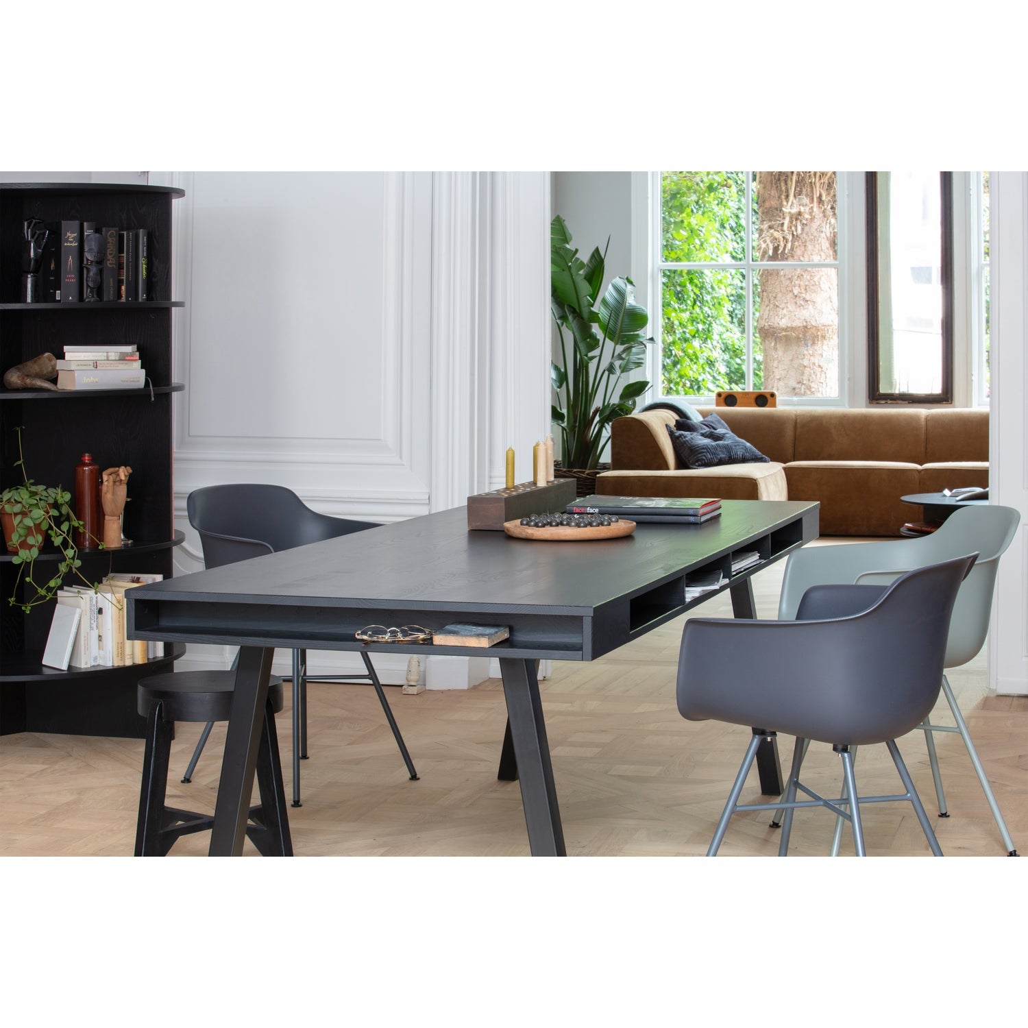 TRIAN TOWER BUCH RACK HOLZ SCHWARZ [fsc]