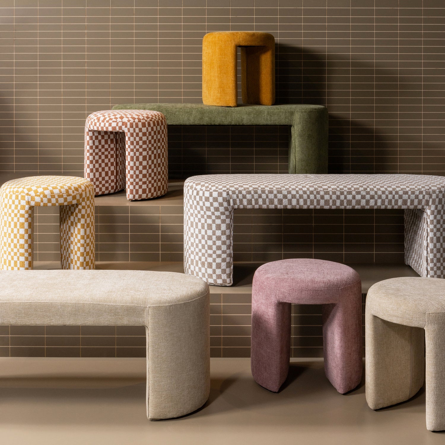 CHARLIE GEPOLSTERTER HOCKER KAROMUSTER ORANGE
