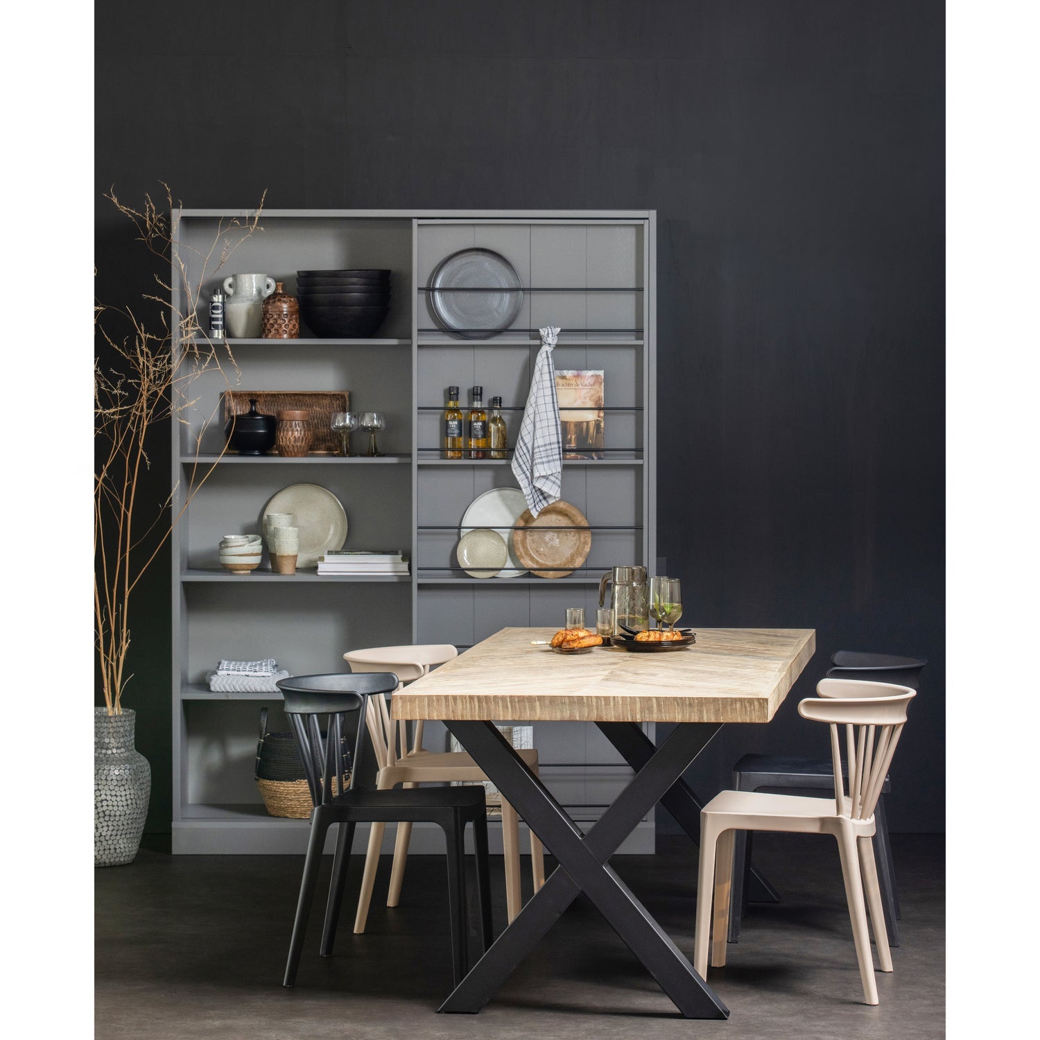 BLISS GARTENSTUHL MIT STANGEN KUNSTSTOFF SCHWARZ