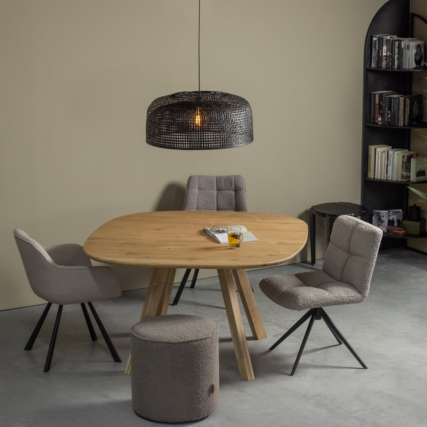 CONSTRUCT HANGENDE LAMPE SCHWARZ