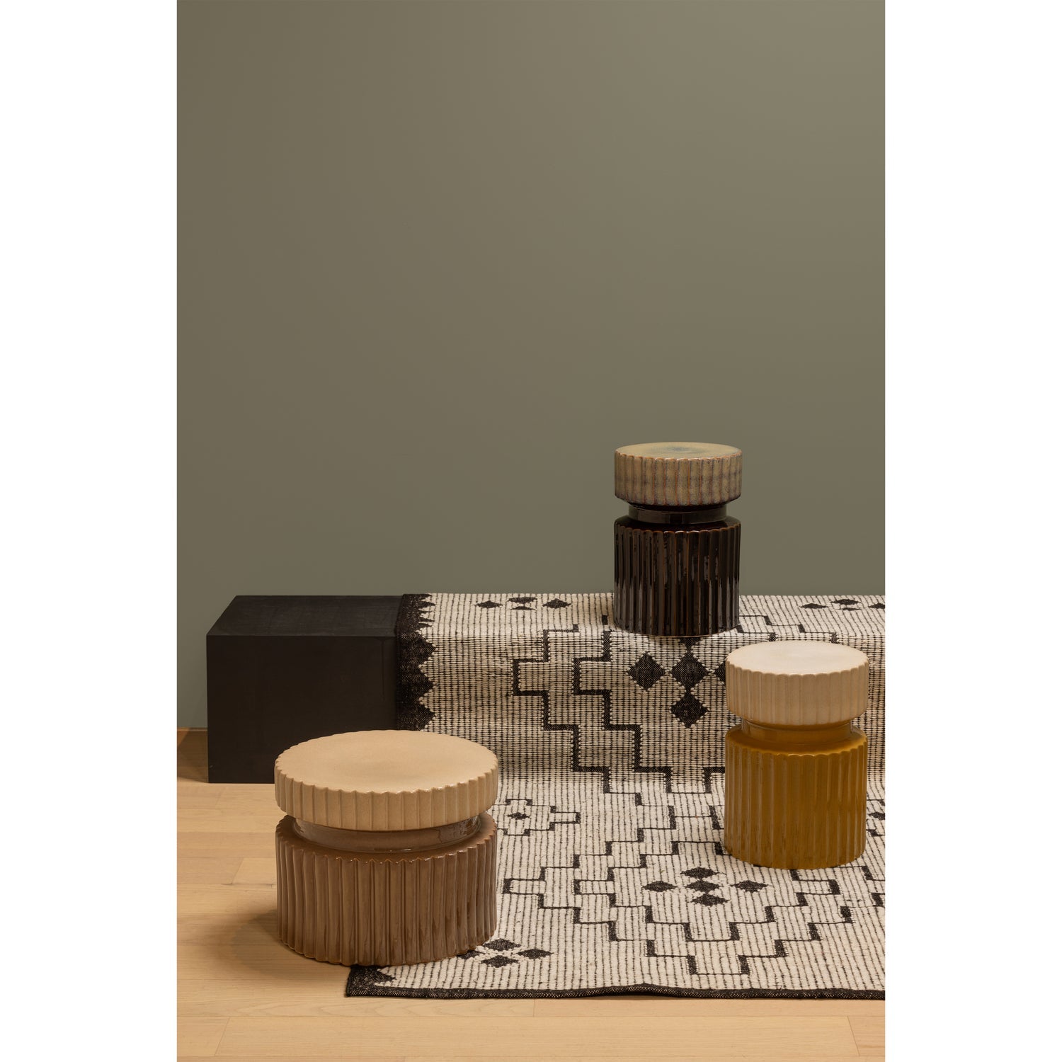 GEER DEKORATIVER BEISTELLTISCH KERAMIK ESPRESSO 48xO35CM