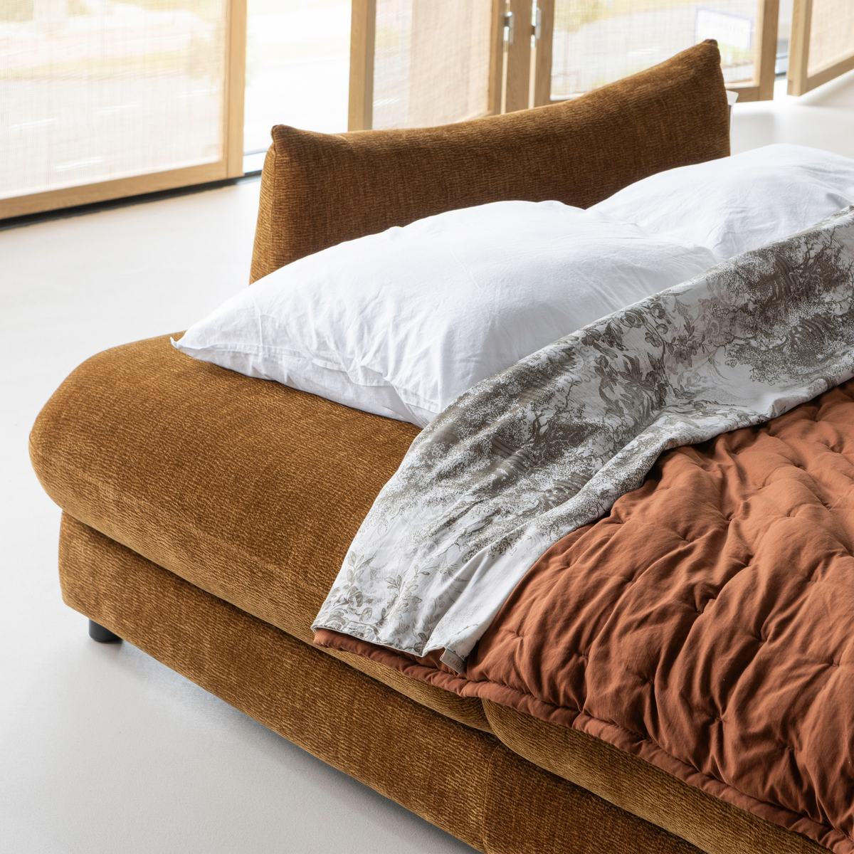JONNE 3-SITZER SCHLAFSOFA CHENILLE BRAUN