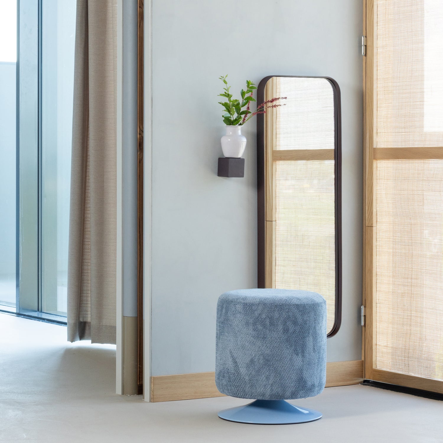 ISLEN HOCKER MIT DREHFUSS BOUCLE BLAU [fsc]