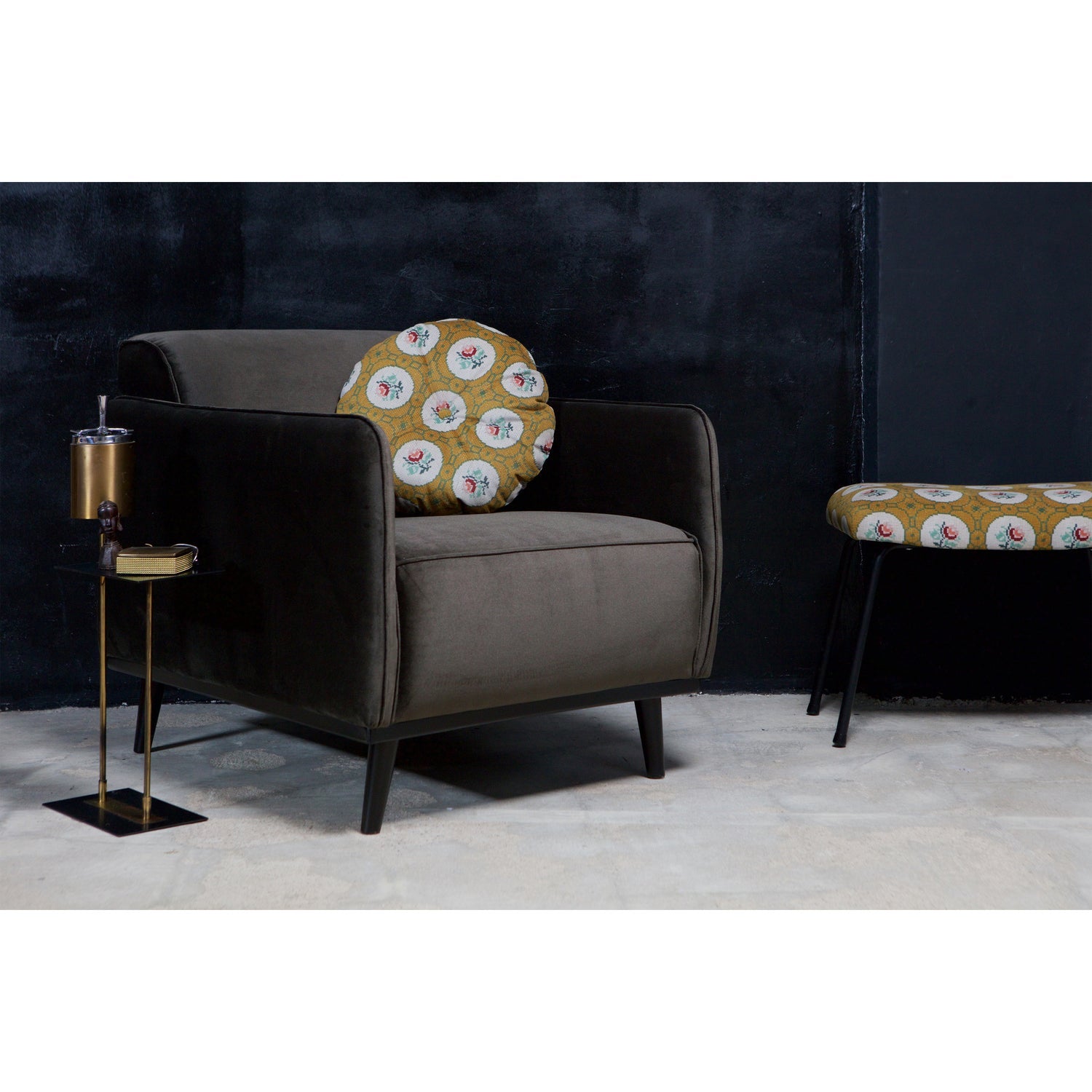 STATEMENT ARM CHAIR VELVET WARMEN GRUN