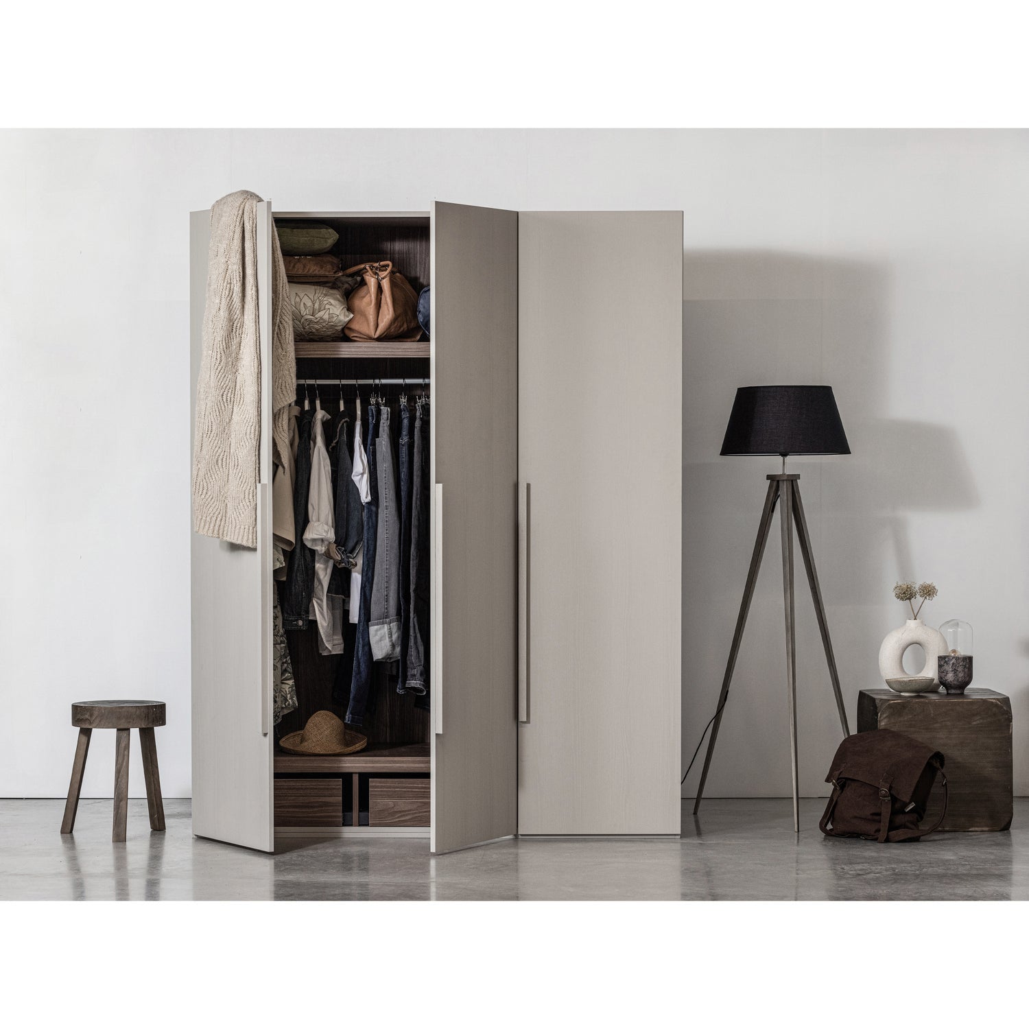 RENS 3-TURIG SCHRANK LANGES GRIFF WALNUSSE/KIESELGRAU [fsc]
