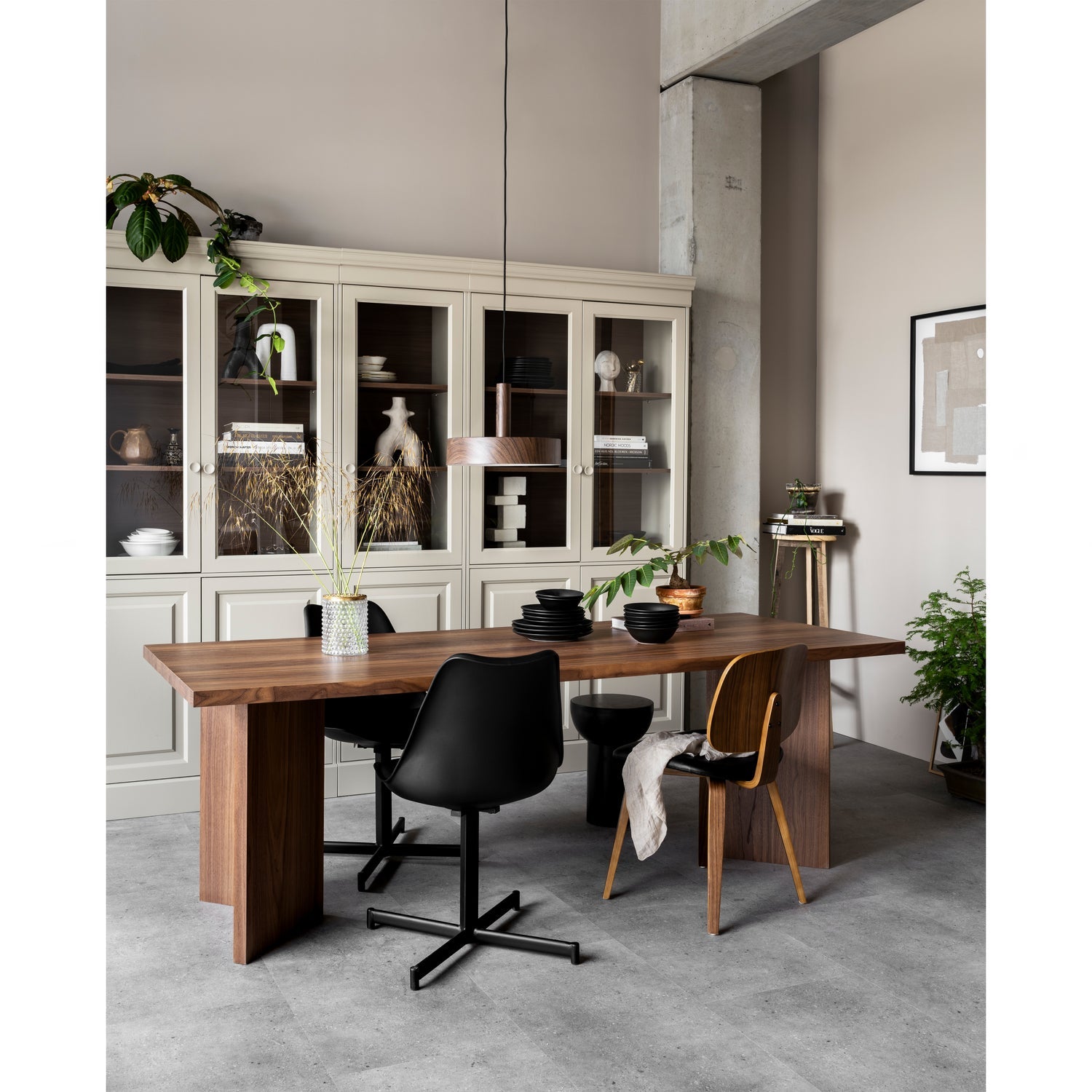 CHOW 4-DRS VITRINE SCHRANK KIEFER DAKARGRAU [fsc]