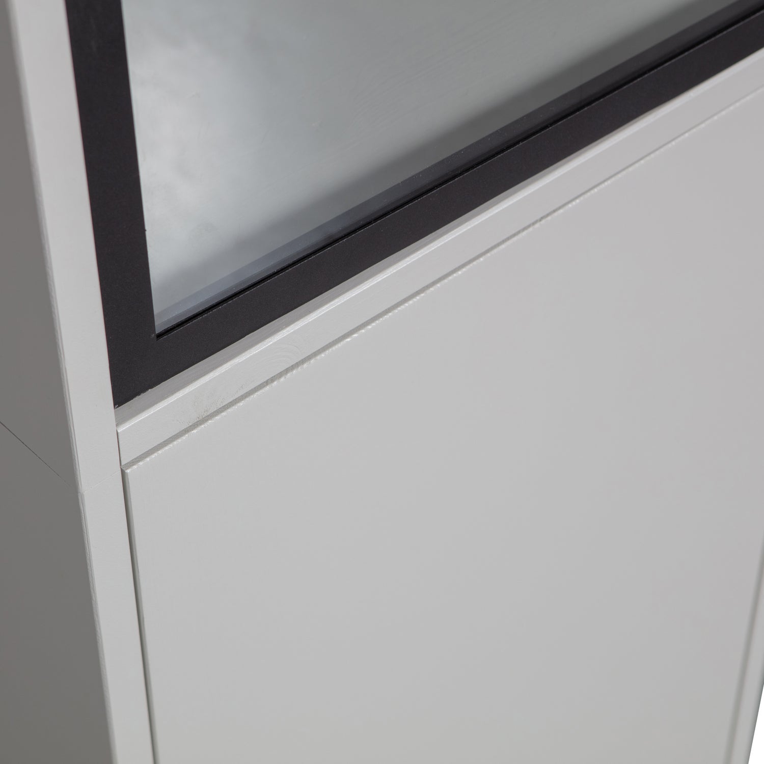 BASIC 2-DRS VITRINE SCHRANK KIEFER NEBEL [fsc]
