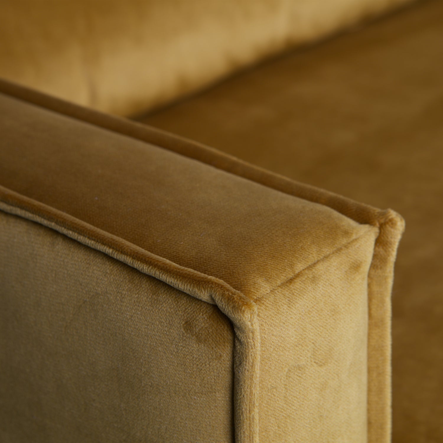 RODEO DAYBED LEFT VELVET OCHRE
