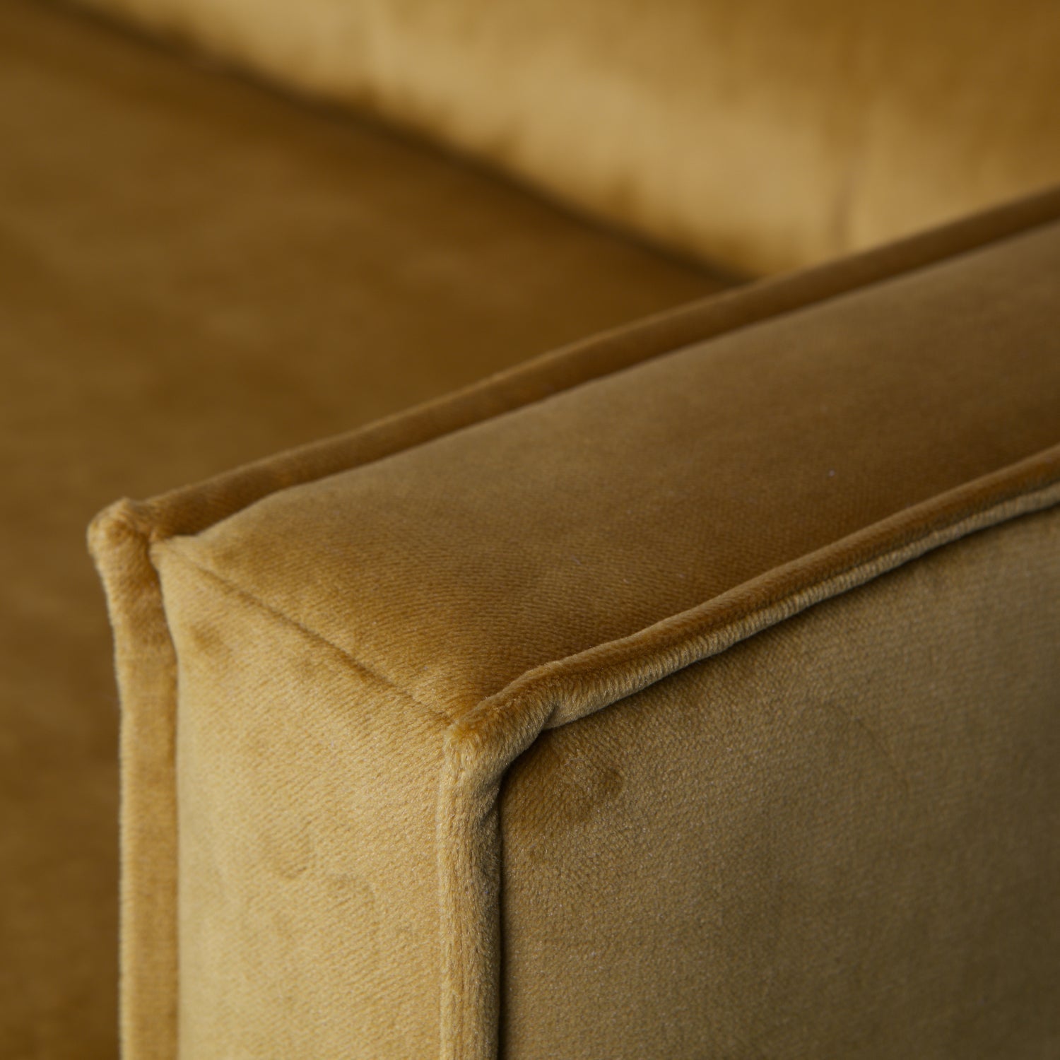 RODEO DAYBED RIGHT VELVET OCHRE