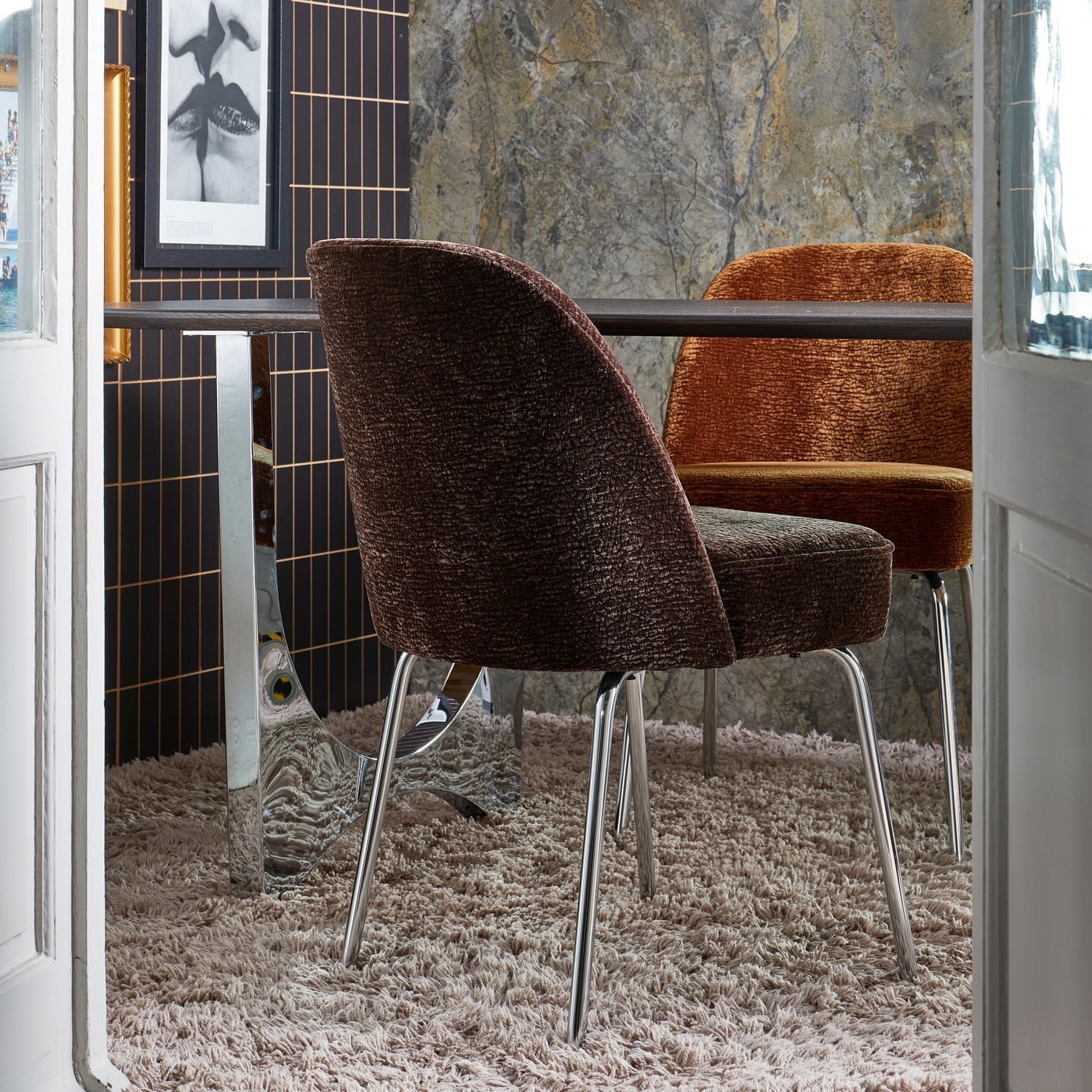 VOGUE ESSZIMMERSTUHL 3D CHENILLE DUNKELBRAUN CHROME LEG