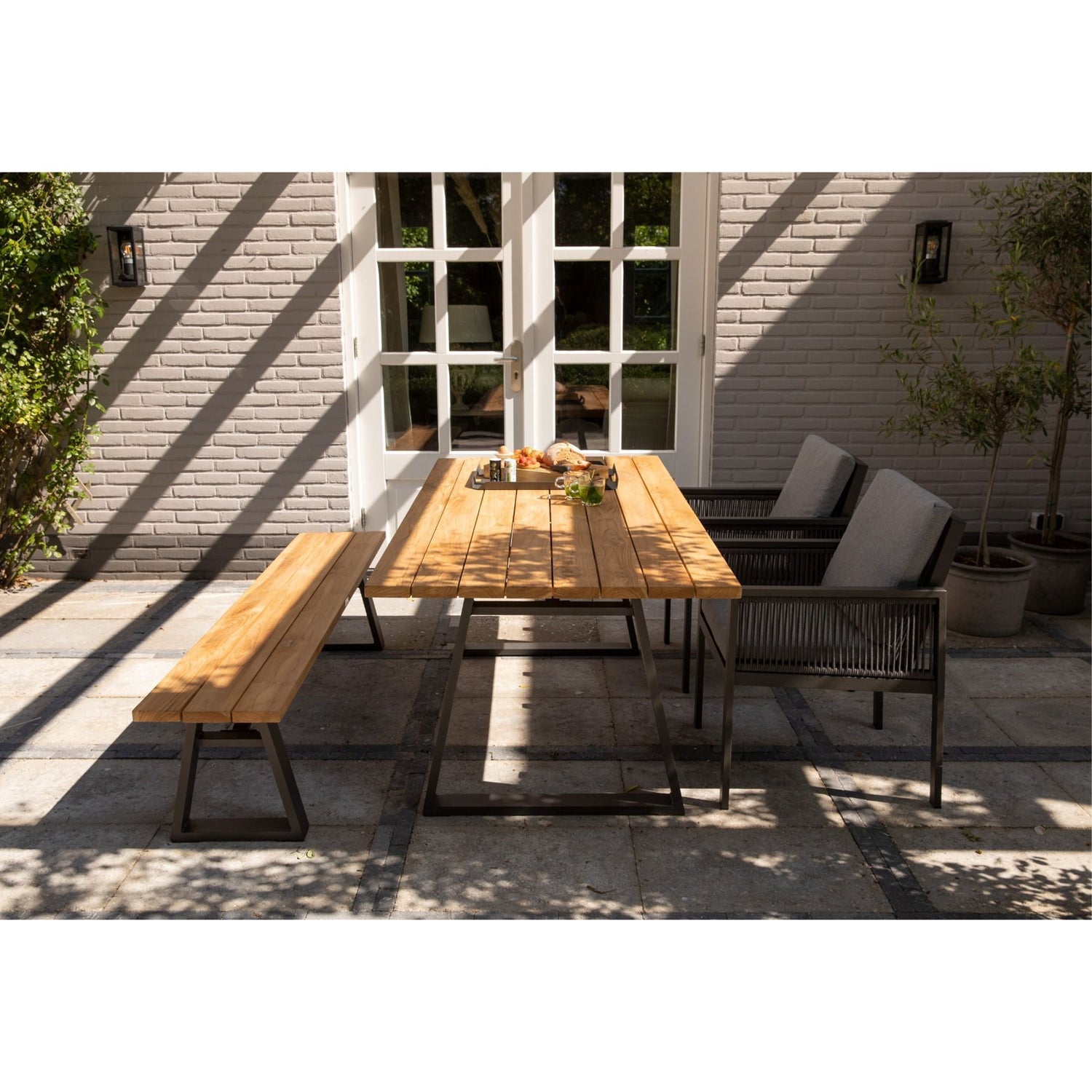 SYDNEY GARTENTISCH TEAK NATUR